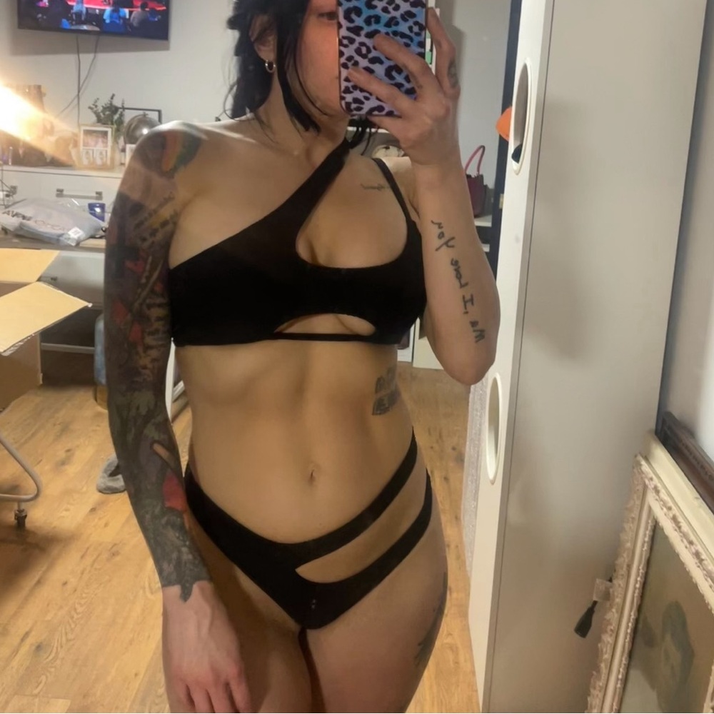 2 piece bikini -new - Picture 1 of 2